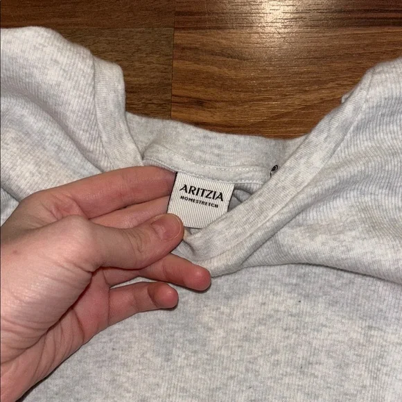Aritzia Homestretch Gray Fitted longsleeve shirt medium - Picture 2 of 3